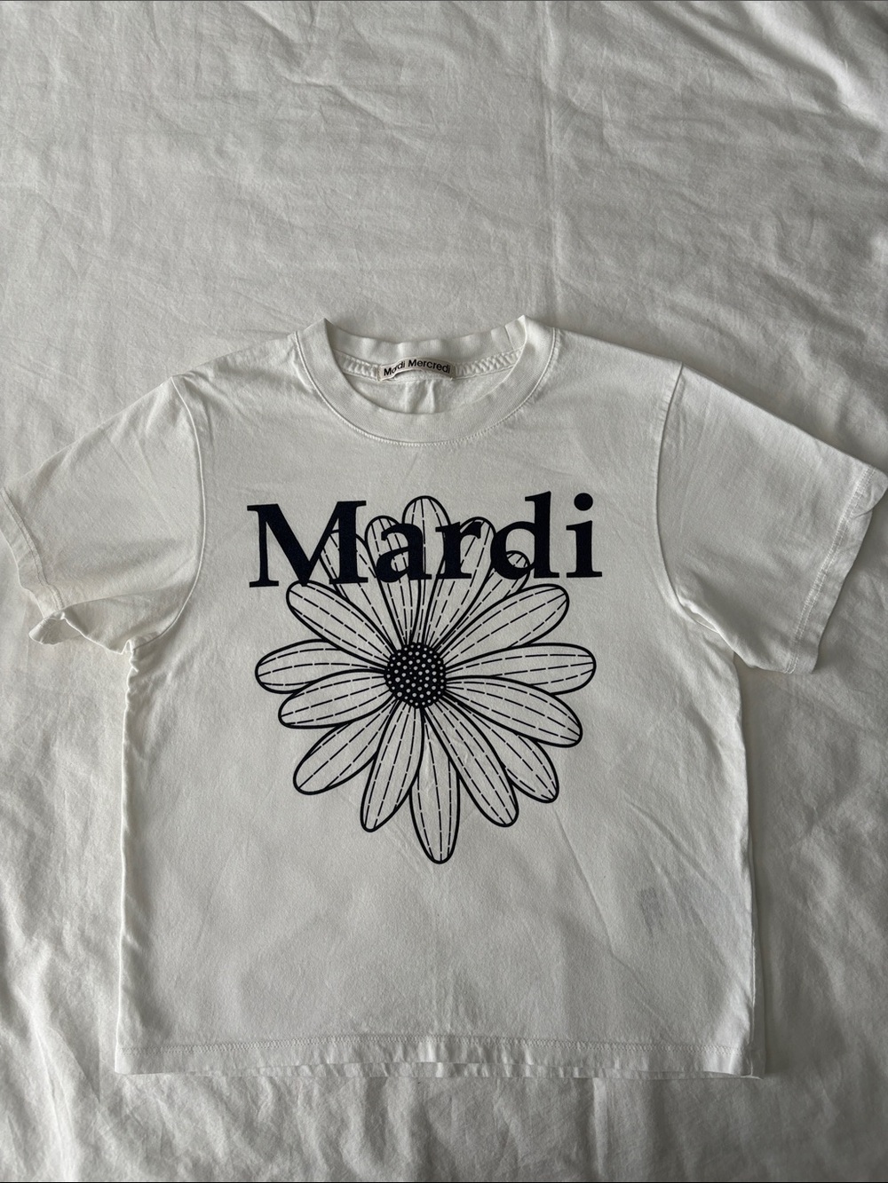 Mardi White Daisy Graphic Tee